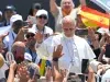León XIV, entre los mejores vestidos de 2026 según Vanity Fair: las zapatillas que destacaron en su estilo