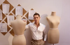 El diseñador colombiano Óscar Reina presenta Eterna y prepara su llegada a París con una apuesta por la alta costura colombiana
