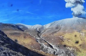 Volcán Puracé mantiene alerta naranja pese a disminución de sismos y emisiones de ceniza