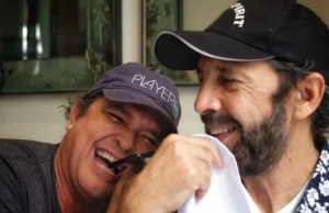 Carlos Vives estrenó el videoclip de la canción ‘Buscando el mar’, en la que comparte con Juan Luis Guerra