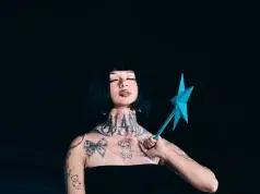 Kei Linch estrena la versión en vivo de “Calibre 22”, uno de los temas más personales de su carrera