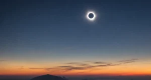 Eclipse solar total del 12 de agosto: cuál es el horario y todos los lugares donde se podrá ver el ‘doble crepúsculo’
