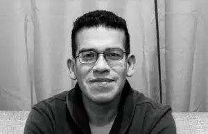 Llega a Colombia el ganador del Premio Almadía–Ventosa Arrufat para hablar sobre cómo transformó la explotación laboral en una novela