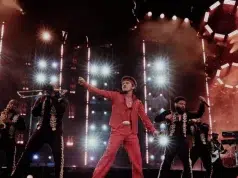 ¿Pagar la entrada de un concierto y no ver al artista? La polémica localidad que ofrecen en los shows de Bruno Mars en Londres