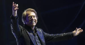 El cantante español Raphael regresa a Colombia y habló con EL TIEMPO: ‘No vivo pensando en los miedos’