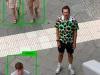 Esta camisa hawaiana lo hace a usted invisible ante la inteligencia artificial: así funciona el escudo contra cámaras de videovigilancia