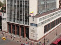 Banco de la República suspende servicios en seis sedes por el sismo