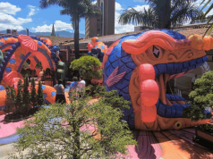 Una serpiente monumental en Sandiego invita a recorrer la naturaleza desde el corazón de Medellín