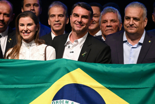 Flavio Bolsonaro elige a Alfredo Gaspar como candidato a vicepresidente