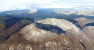 Siguen altos indicadores de actividad del volcán Puracé