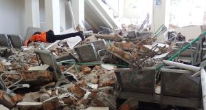 Van 47 muertos y decenas de heridos por terremoto en Indonesia