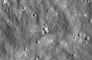 NASA revela imagen del cráter que dejó choque de cohete con la Luna