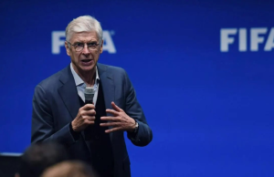 Wenger y Grafström aumentan la presión sobre Infantino