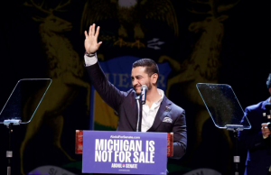 Michigan, otro golpe de progresistas al establecimiento demócrata