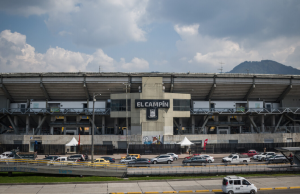 Leyendas del fútbol colombiano jugarán un partido solidario en Bogotá