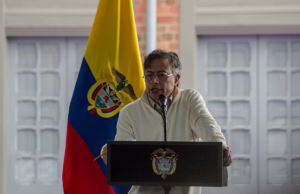 Petro solicita permiso a EE. UU. para visitar tributo a Albert Einstein
