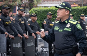 Reintegrados generales Barrera y Mujica para dirigir la Policía