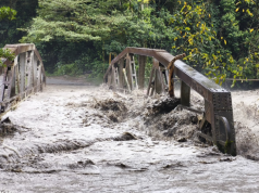 Emergencia por lluvias en Guayabetal amenaza el puente Ocal