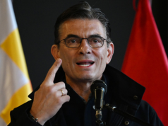 El presidente de Bolivia destituye a su ministro de Economía
