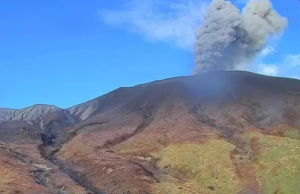 Volcán Puracé: fuertes sonidos y emisión de ceniza hasta 600 metros