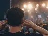 ¿Suele asistir a conciertos y festivales? Este es el tiempo límite de exposición a 100 decibelios y los consejos para cuidar sus oídos